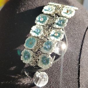 Two x Crystal Rhinestones Flower hand accessories